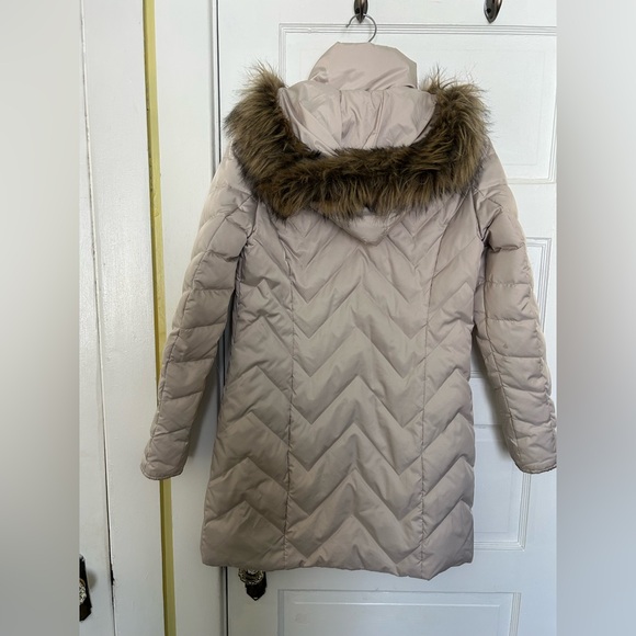 Kenneth Cole Reaction Beige Puffer Coat with Faux Fur Hood size small - Picture 5 of 9
